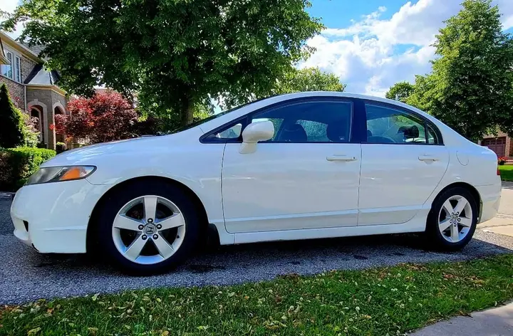 Honda Civic 2010 photo 3
