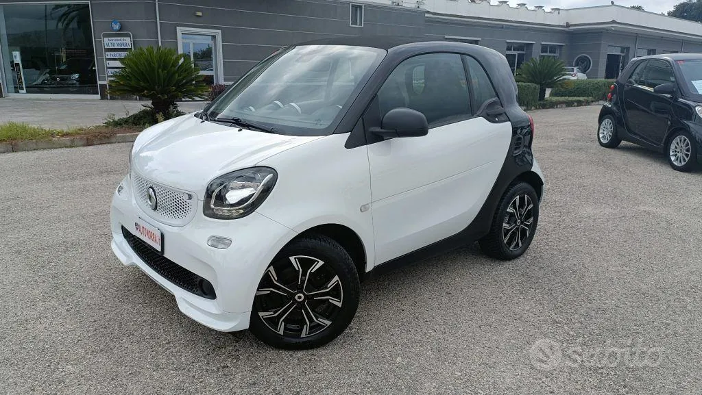 Smart Fortwo 2019 photo 2