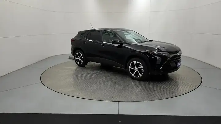 Chevrolet Trax 2026 photo 2