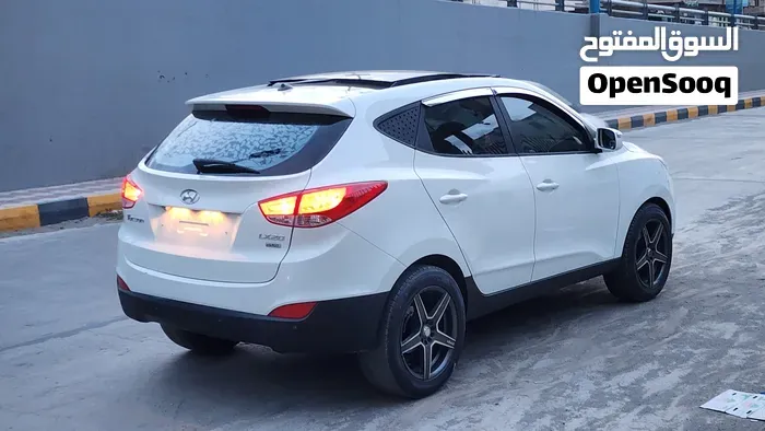 Hyundai Tucson 2011 photo 2