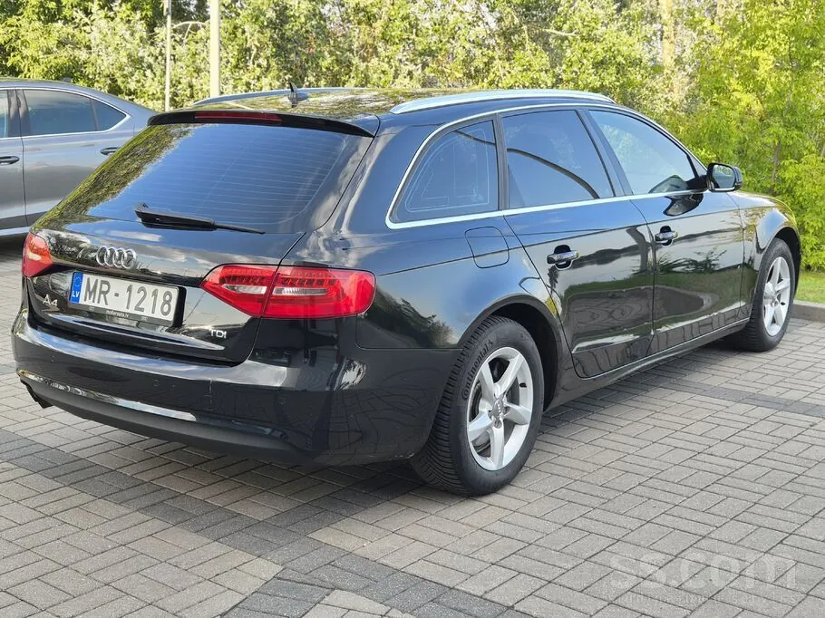 Audi A4 Avant 2012 photo 3
