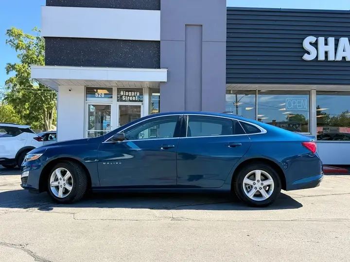Chevrolet Malibu 2019 photo 2