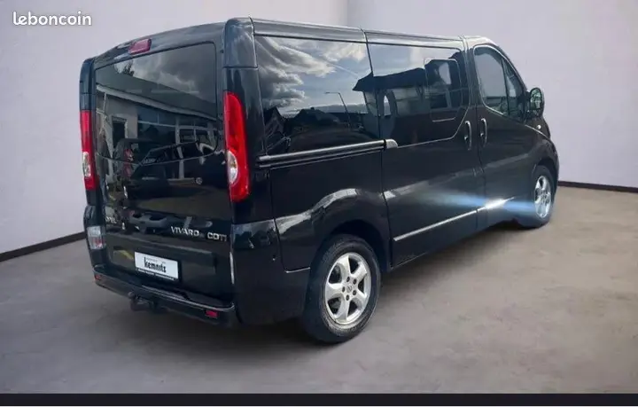 Opel Vivaro 2012 photo 2