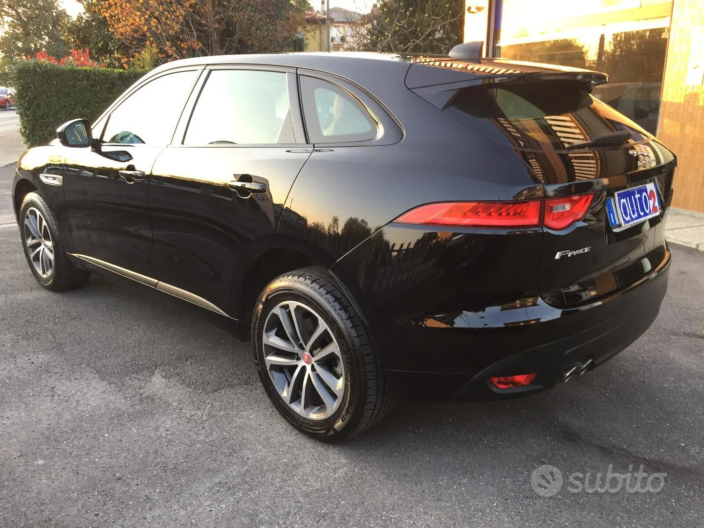 Jaguar F-Pace 2018 photo 2