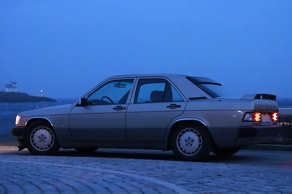 Mercedes-Benz 190