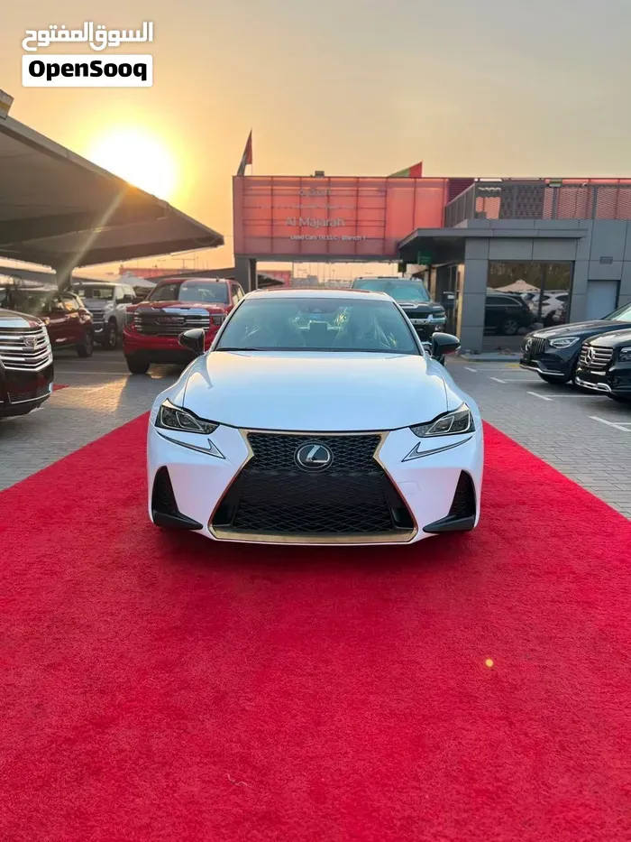 Lexus Is 300 Sport 2020 photo 2
