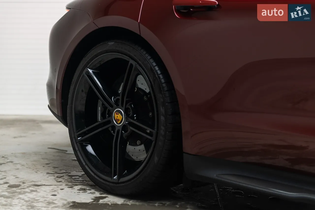 Porsche Taycan 2021 photo 2