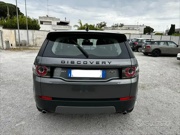 Land Rover Discovery Sport 2017 photo 2