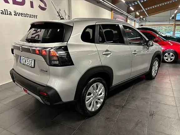 Suzuki S-Cross 2026 photo 4