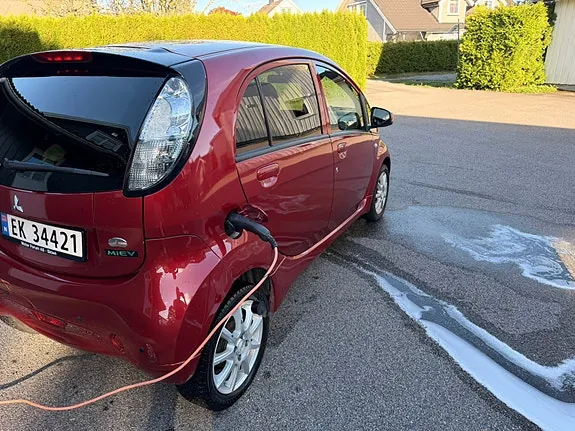 Mitsubishi I-Miev 2017 photo 5