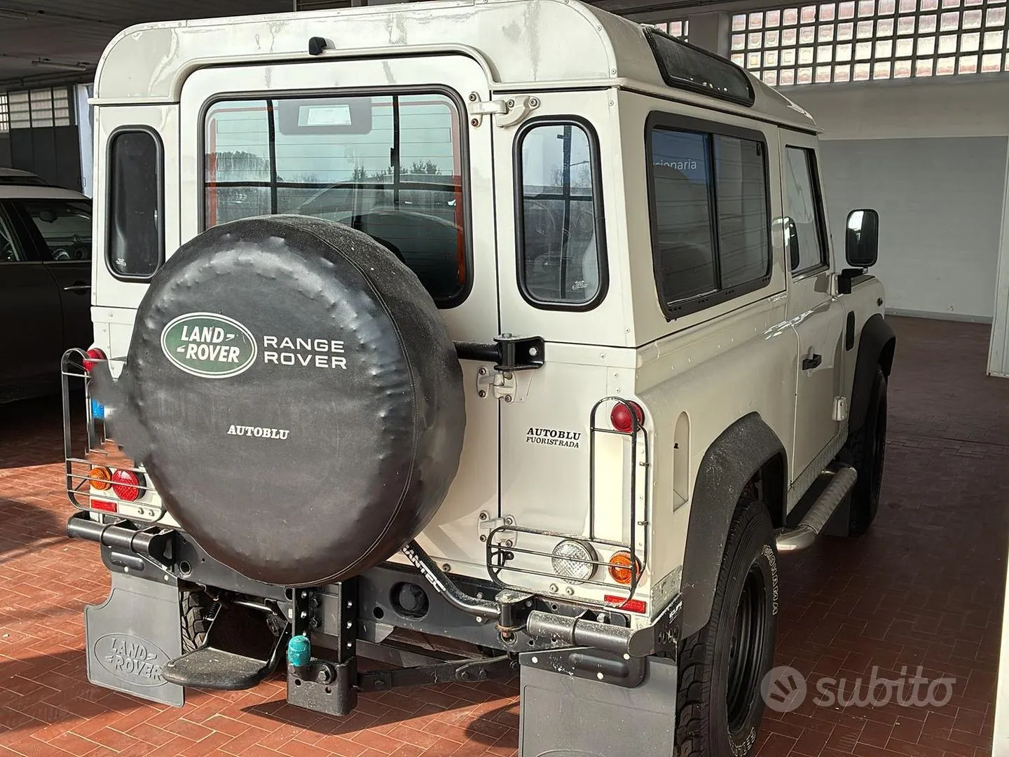 Land Rover Defender 2009 photo 5
