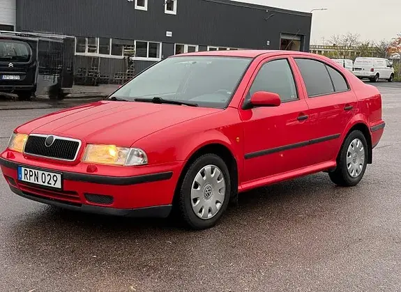 Skoda Octavia 2000 photo 2