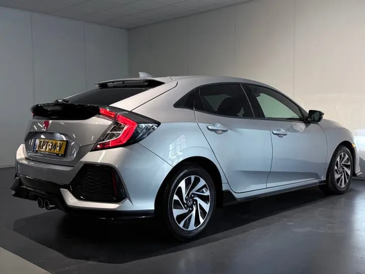 Honda Civic 2019 photo 3