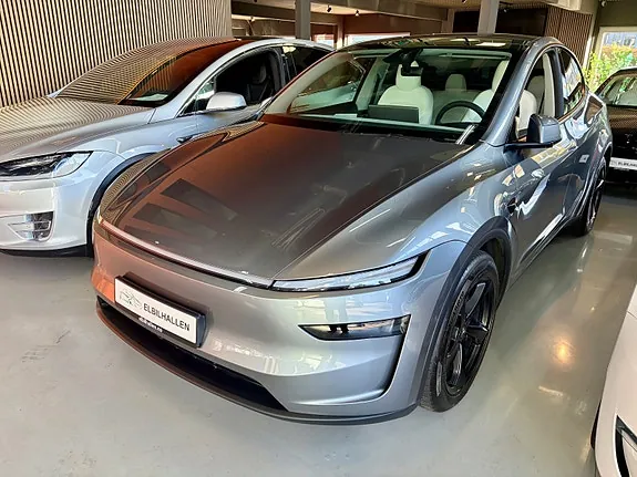 Tesla Model Y 2026 photo 3