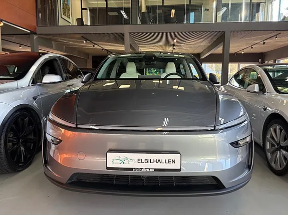 Tesla Model Y 2026 photo 5