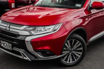 Mitsubishi Outlander 2022 photo 3