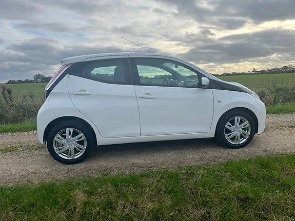 Toyota Aygo 2014 photo 2