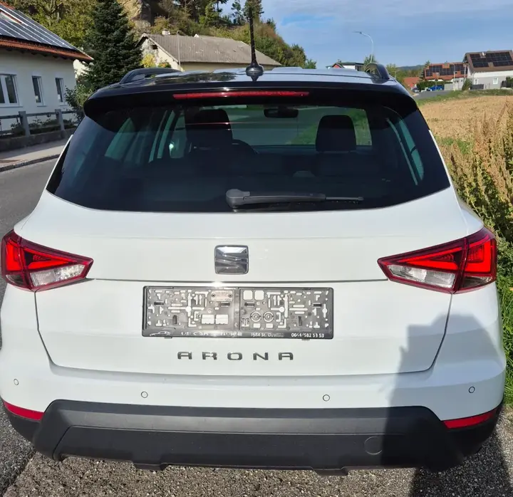 Seat Arona 2019 photo 2