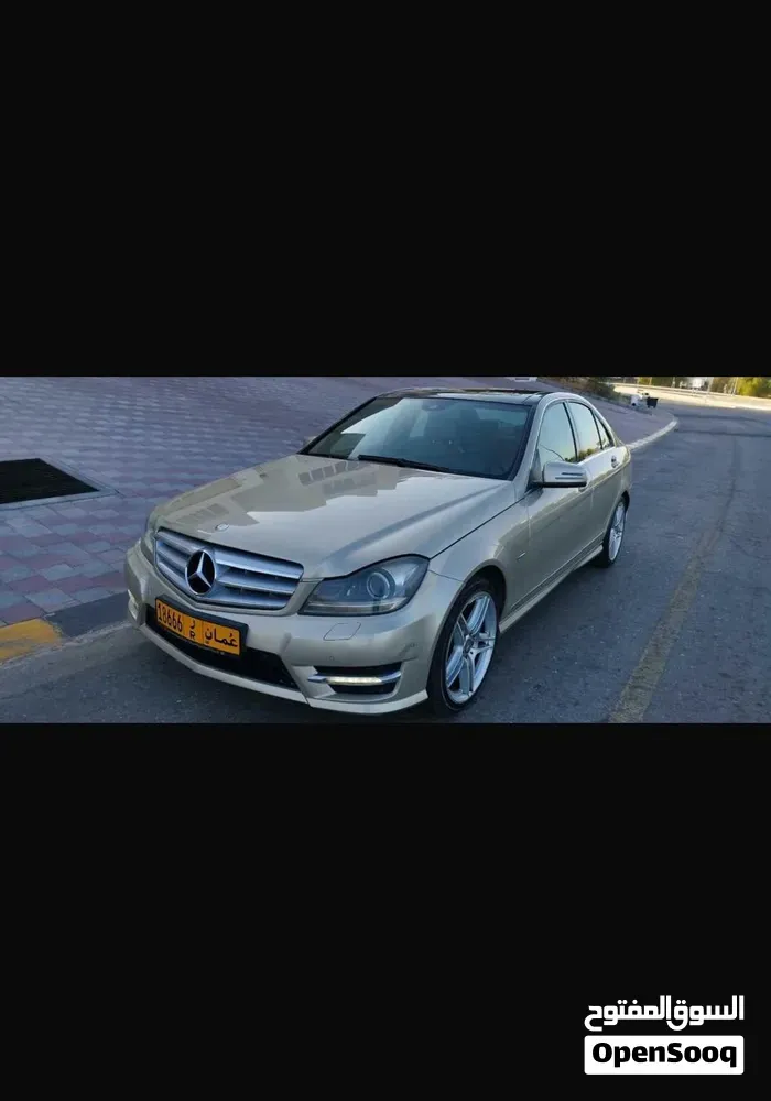 Mercedes-Benz C200 2012 photo 2