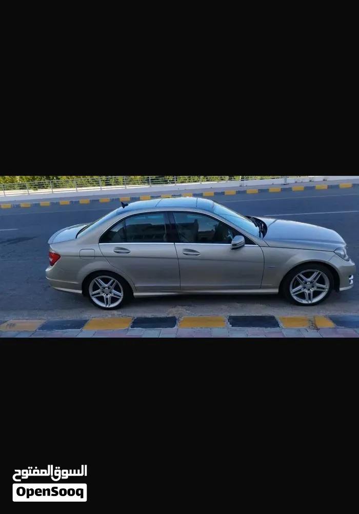 Mercedes-Benz C200 2012 photo 3