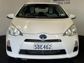 Toyota Aqua 2013 photo 3