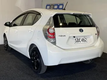 Toyota Aqua 2013 photo 5