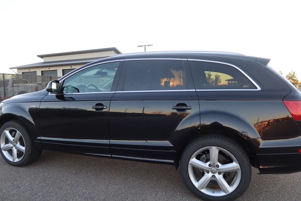 Audi Q7 2011 photo 3