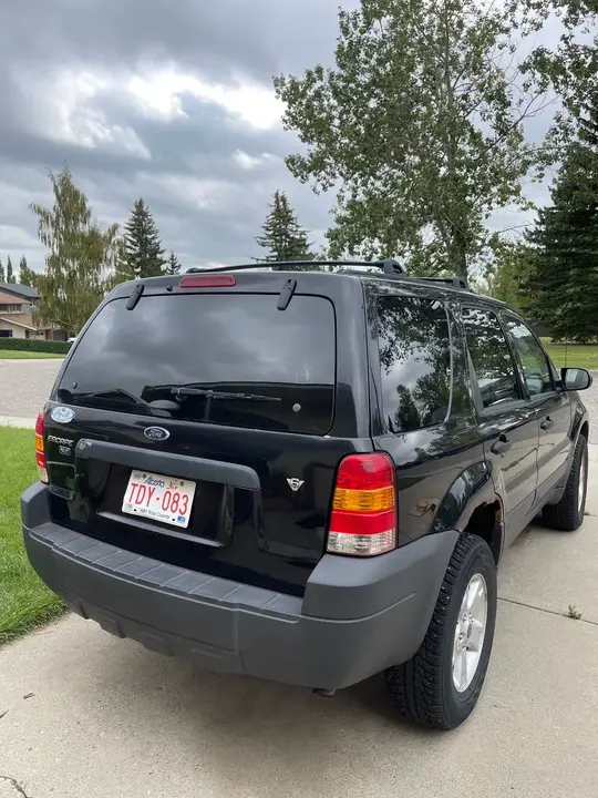 Ford Escape 2006 photo 2
