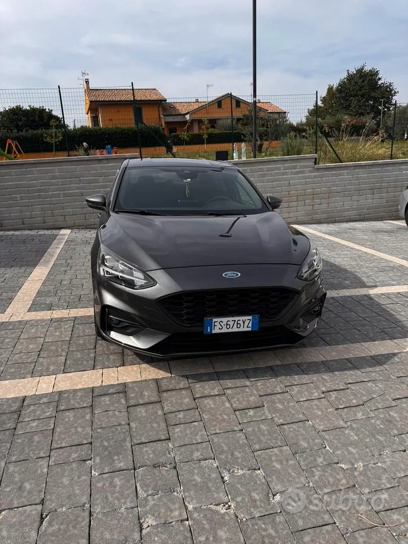 Ford Focus 2018 photo 2