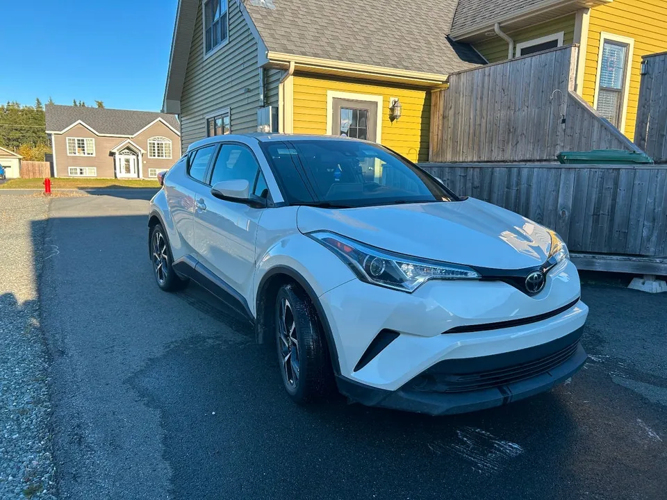 Toyota C-Hr 2019 photo 3