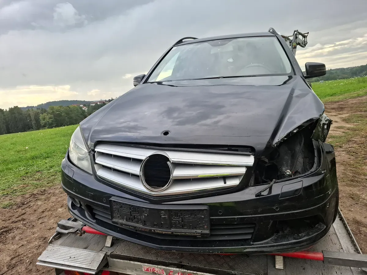 Mercedes-Benz C-Class 2010 photo 3