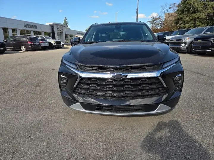 Chevrolet Blazer 2026 photo 2