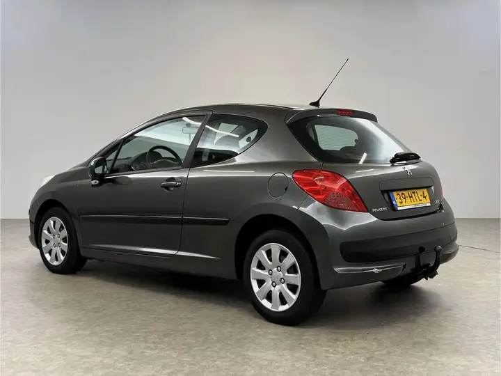Peugeot 207 2009 photo 3