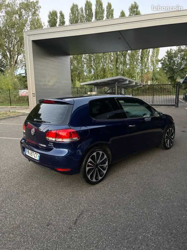 Volkswagen Golf 2010 photo 2