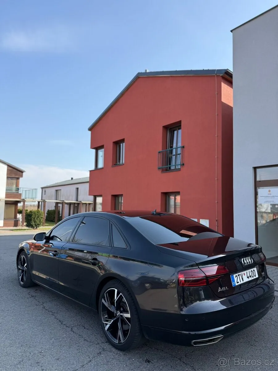 Audi A8 Long 2016 photo 5