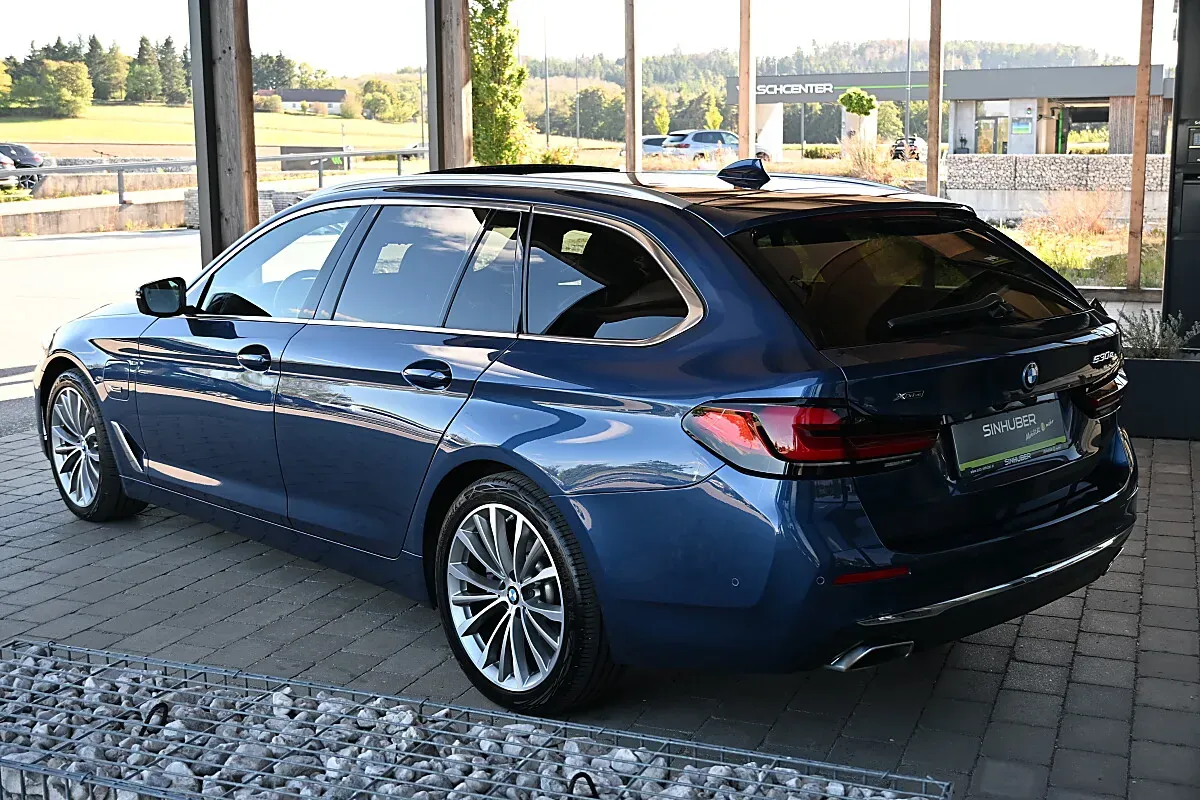 BMW 5 Series 2024 photo 3