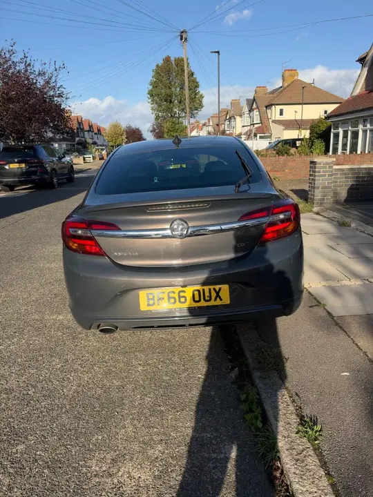 Vauxhall Insignia 2016 photo 2