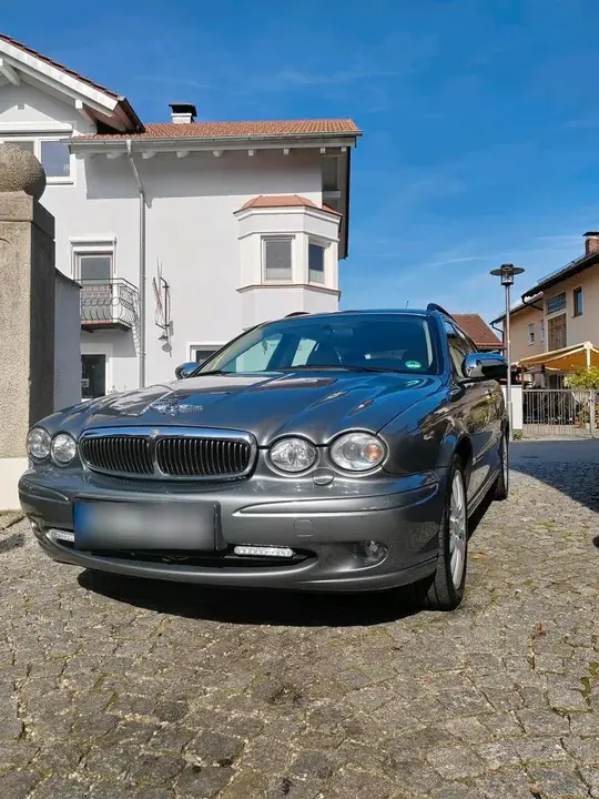 Jaguar X-Type