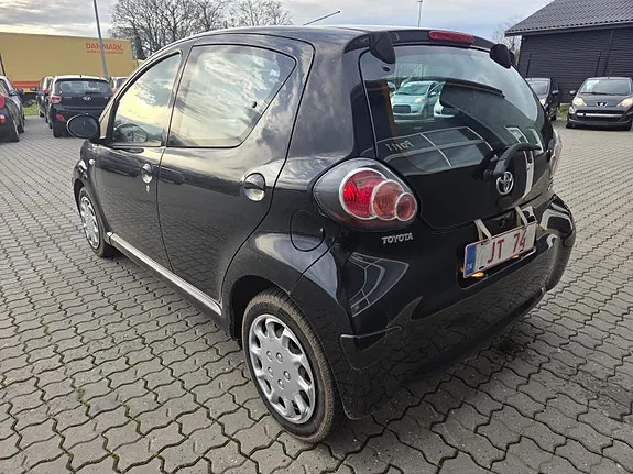 Toyota Aygo 2009 photo 2