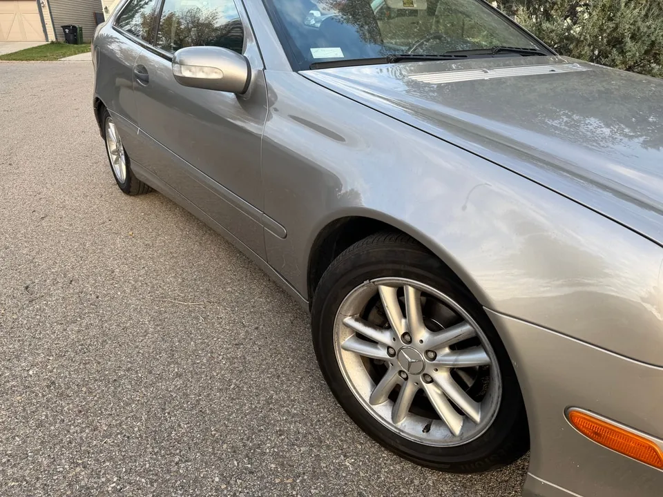 Mercedes-Benz C-Class 2004 photo 2
