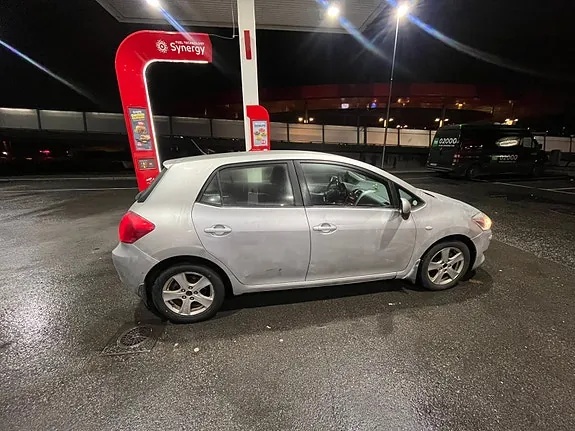 Toyota Auris 2008 photo 2