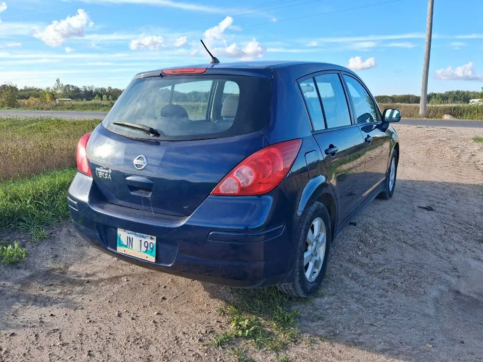 Nissan Versa 2008 photo 3