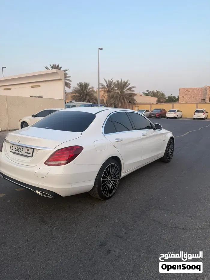 Mercedes-Benz C-Class 2018 photo 4