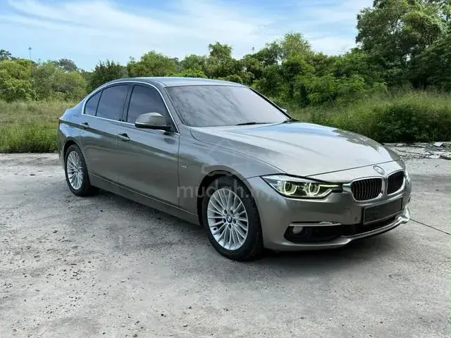BMW 318I