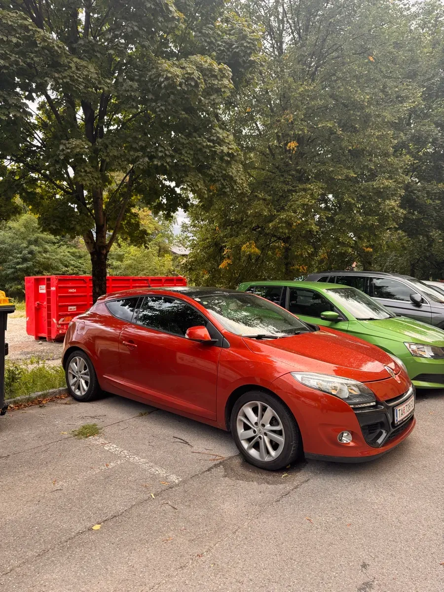 Renault Megane 2012 photo 2