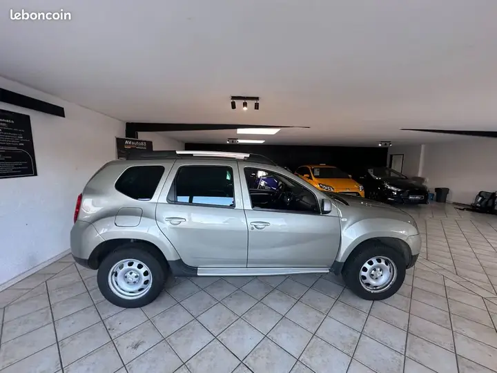 Dacia Duster 2012 photo 3