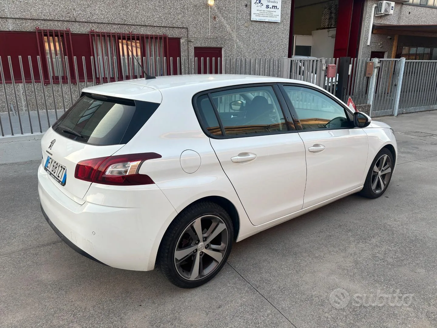 Peugeot 308 2015 photo 5
