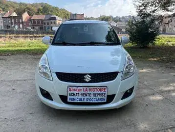 Suzuki Swift 2012 photo 3