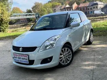Suzuki Swift 2012 photo 2