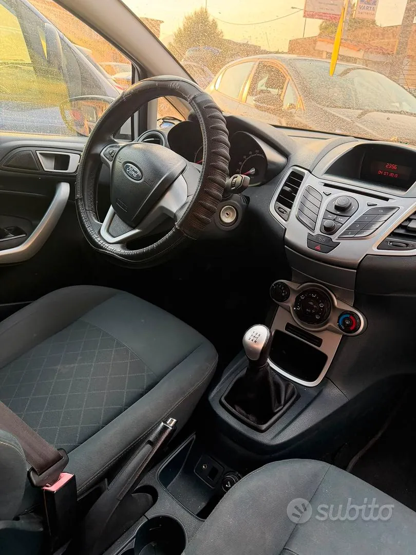 Ford Fiesta 2012 photo 5